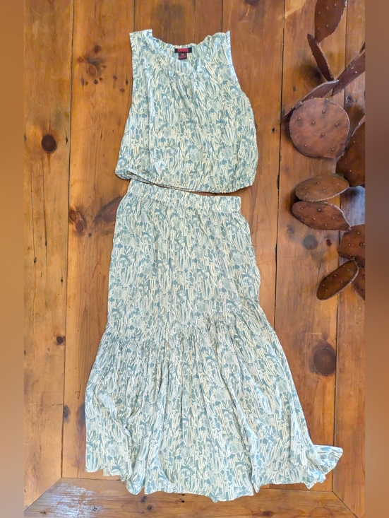 Rock & Roll Cowgirl Dresses & Skirts - Rock & Roll Denim 2 Piece Cactus 🌵 Print Skirt And Top Medium